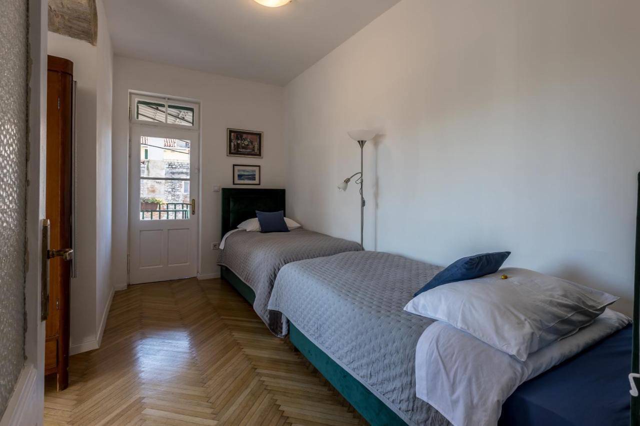 The Heart Of Palace Apartment Split Exterior photo