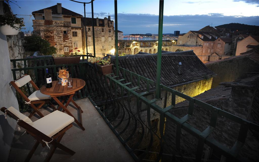 The Heart Of Palace Apartment Split Exterior photo